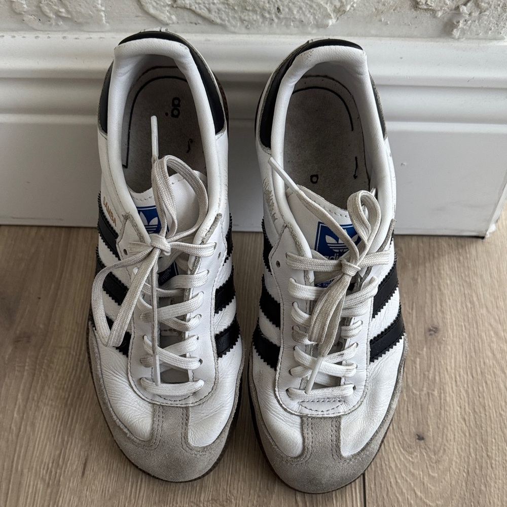 Adidas youth size 2 white and black samba sneaker